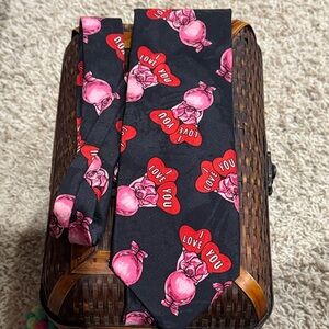Silly Pink Pigs tie and Red Hearts